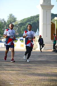 BIB: 126
                            <button type="button" onclick="openModal(6465504)" class="btn btn-primary btn-sm float-right btn-popup" data-toggle="modal" data-target=".modal-high-quality">
                        <i class="fas fa-shopping-cart"></i> Add to Cart
                    </button>
                                            <button type="button" onclick="isThisMe(6465504, true)" class="btn btn-success btn-sm float-right btn-popup btn-isme hidden" data-toggle="tooltip" data-placement="bottom" title="นี่คือรูปของคุณใช่ไหม คลิกที่นี่เพื่อเอาเข้าอัลบั้ม">
                        <i class="fas fa-plus"></i> Add to album
                    </button>
                    <button type="button" onclick="isThisMe(6465504, false)" class="btn btn-warning btn-sm float-right btn-popup btn-isnotme hidden">
                        <i class="fas fa-ban"></i> Remove from album
                    </button>