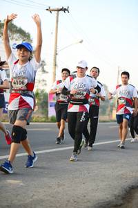 BIB: 4106, 504, 7697, 010
                            <button type="button" onclick="openModal(6457684)" class="btn btn-primary btn-sm float-right btn-popup" data-toggle="modal" data-target=".modal-high-quality">
                        <i class="fas fa-shopping-cart"></i> Add to Cart
                    </button>
                                            <button type="button" onclick="isThisMe(6457684, true)" class="btn btn-success btn-sm float-right btn-popup btn-isme hidden" data-toggle="tooltip" data-placement="bottom" title="นี่คือรูปของคุณใช่ไหม คลิกที่นี่เพื่อเอาเข้าอัลบั้ม">
                        <i class="fas fa-plus"></i> Add to album
                    </button>
                    <button type="button" onclick="isThisMe(6457684, false)" class="btn btn-warning btn-sm float-right btn-popup btn-isnotme hidden">
                        <i class="fas fa-ban"></i> Remove from album
                    </button>