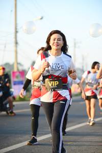 BIB: 390
                            <button type="button" onclick="openModal(6460610)" class="btn btn-primary btn-sm float-right btn-popup" data-toggle="modal" data-target=".modal-high-quality">
                        <i class="fas fa-shopping-cart"></i> Add to Cart
                    </button>
                                            <button type="button" onclick="isThisMe(6460610, true)" class="btn btn-success btn-sm float-right btn-popup btn-isme hidden" data-toggle="tooltip" data-placement="bottom" title="นี่คือรูปของคุณใช่ไหม คลิกที่นี่เพื่อเอาเข้าอัลบั้ม">
                        <i class="fas fa-plus"></i> Add to album
                    </button>
                    <button type="button" onclick="isThisMe(6460610, false)" class="btn btn-warning btn-sm float-right btn-popup btn-isnotme hidden">
                        <i class="fas fa-ban"></i> Remove from album
                    </button>