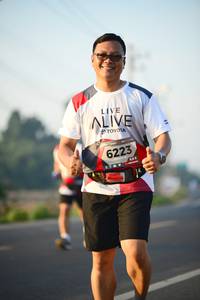 BIB: 6223
                            <button type="button" onclick="openModal(6462000)" class="btn btn-primary btn-sm float-right btn-popup" data-toggle="modal" data-target=".modal-high-quality">
                        <i class="fas fa-shopping-cart"></i> Add to Cart
                    </button>
                                            <button type="button" onclick="isThisMe(6462000, true)" class="btn btn-success btn-sm float-right btn-popup btn-isme hidden" data-toggle="tooltip" data-placement="bottom" title="นี่คือรูปของคุณใช่ไหม คลิกที่นี่เพื่อเอาเข้าอัลบั้ม">
                        <i class="fas fa-plus"></i> Add to album
                    </button>
                    <button type="button" onclick="isThisMe(6462000, false)" class="btn btn-warning btn-sm float-right btn-popup btn-isnotme hidden">
                        <i class="fas fa-ban"></i> Remove from album
                    </button>