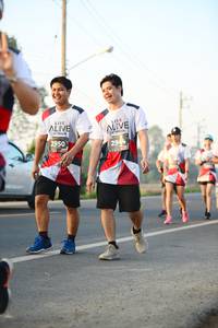 BIB: 2950, 294
                            <button type="button" onclick="openModal(6458191)" class="btn btn-primary btn-sm float-right btn-popup" data-toggle="modal" data-target=".modal-high-quality">
                        <i class="fas fa-shopping-cart"></i> Add to Cart
                    </button>
                                            <button type="button" onclick="isThisMe(6458191, true)" class="btn btn-success btn-sm float-right btn-popup btn-isme hidden" data-toggle="tooltip" data-placement="bottom" title="นี่คือรูปของคุณใช่ไหม คลิกที่นี่เพื่อเอาเข้าอัลบั้ม">
                        <i class="fas fa-plus"></i> Add to album
                    </button>
                    <button type="button" onclick="isThisMe(6458191, false)" class="btn btn-warning btn-sm float-right btn-popup btn-isnotme hidden">
                        <i class="fas fa-ban"></i> Remove from album
                    </button>