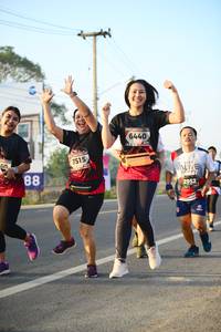 BIB: 6440, 7515, 2952
                            <button type="button" onclick="openModal(6461945)" class="btn btn-primary btn-sm float-right btn-popup" data-toggle="modal" data-target=".modal-high-quality">
                        <i class="fas fa-shopping-cart"></i> Add to Cart
                    </button>
                                            <button type="button" onclick="isThisMe(6461945, true)" class="btn btn-success btn-sm float-right btn-popup btn-isme hidden" data-toggle="tooltip" data-placement="bottom" title="นี่คือรูปของคุณใช่ไหม คลิกที่นี่เพื่อเอาเข้าอัลบั้ม">
                        <i class="fas fa-plus"></i> Add to album
                    </button>
                    <button type="button" onclick="isThisMe(6461945, false)" class="btn btn-warning btn-sm float-right btn-popup btn-isnotme hidden">
                        <i class="fas fa-ban"></i> Remove from album
                    </button>