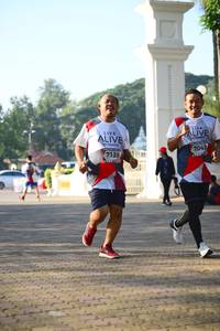 BIB: 7043, 7126
                            <button type="button" onclick="openModal(6465508)" class="btn btn-primary btn-sm float-right btn-popup" data-toggle="modal" data-target=".modal-high-quality">
                        <i class="fas fa-shopping-cart"></i> Add to Cart
                    </button>
                                            <button type="button" onclick="isThisMe(6465508, true)" class="btn btn-success btn-sm float-right btn-popup btn-isme hidden" data-toggle="tooltip" data-placement="bottom" title="นี่คือรูปของคุณใช่ไหม คลิกที่นี่เพื่อเอาเข้าอัลบั้ม">
                        <i class="fas fa-plus"></i> Add to album
                    </button>
                    <button type="button" onclick="isThisMe(6465508, false)" class="btn btn-warning btn-sm float-right btn-popup btn-isnotme hidden">
                        <i class="fas fa-ban"></i> Remove from album
                    </button>