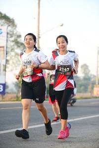 BIB: 2200, 2147, 124
                            <button type="button" onclick="openModal(6441024)" class="btn btn-primary btn-sm float-right btn-popup" data-toggle="modal" data-target=".modal-high-quality">
                        <i class="fas fa-shopping-cart"></i> Add to Cart
                    </button>
                                            <button type="button" onclick="isThisMe(6441024, true)" class="btn btn-success btn-sm float-right btn-popup btn-isme hidden" data-toggle="tooltip" data-placement="bottom" title="นี่คือรูปของคุณใช่ไหม คลิกที่นี่เพื่อเอาเข้าอัลบั้ม">
                        <i class="fas fa-plus"></i> Add to album
                    </button>
                    <button type="button" onclick="isThisMe(6441024, false)" class="btn btn-warning btn-sm float-right btn-popup btn-isnotme hidden">
                        <i class="fas fa-ban"></i> Remove from album
                    </button>