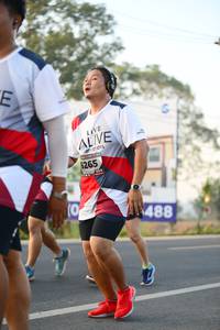 BIB: 6265, 488
                            <button type="button" onclick="openModal(6439976)" class="btn btn-primary btn-sm float-right btn-popup" data-toggle="modal" data-target=".modal-high-quality">
                        <i class="fas fa-shopping-cart"></i> Add to Cart
                    </button>
                                            <button type="button" onclick="isThisMe(6439976, true)" class="btn btn-success btn-sm float-right btn-popup btn-isme hidden" data-toggle="tooltip" data-placement="bottom" title="นี่คือรูปของคุณใช่ไหม คลิกที่นี่เพื่อเอาเข้าอัลบั้ม">
                        <i class="fas fa-plus"></i> Add to album
                    </button>
                    <button type="button" onclick="isThisMe(6439976, false)" class="btn btn-warning btn-sm float-right btn-popup btn-isnotme hidden">
                        <i class="fas fa-ban"></i> Remove from album
                    </button>