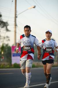 BIB: 3653, 3836
                            <button type="button" onclick="openModal(6439270)" class="btn btn-primary btn-sm float-right btn-popup" data-toggle="modal" data-target=".modal-high-quality">
                        <i class="fas fa-shopping-cart"></i> Add to Cart
                    </button>
                                            <button type="button" onclick="isThisMe(6439270, true)" class="btn btn-success btn-sm float-right btn-popup btn-isme hidden" data-toggle="tooltip" data-placement="bottom" title="นี่คือรูปของคุณใช่ไหม คลิกที่นี่เพื่อเอาเข้าอัลบั้ม">
                        <i class="fas fa-plus"></i> Add to album
                    </button>
                    <button type="button" onclick="isThisMe(6439270, false)" class="btn btn-warning btn-sm float-right btn-popup btn-isnotme hidden">
                        <i class="fas fa-ban"></i> Remove from album
                    </button>