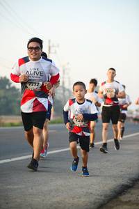 BIB: 7772
                            <button type="button" onclick="openModal(6441785)" class="btn btn-primary btn-sm float-right btn-popup" data-toggle="modal" data-target=".modal-high-quality">
                        <i class="fas fa-shopping-cart"></i> Add to Cart
                    </button>
                                            <button type="button" onclick="isThisMe(6441785, true)" class="btn btn-success btn-sm float-right btn-popup btn-isme hidden" data-toggle="tooltip" data-placement="bottom" title="นี่คือรูปของคุณใช่ไหม คลิกที่นี่เพื่อเอาเข้าอัลบั้ม">
                        <i class="fas fa-plus"></i> Add to album
                    </button>
                    <button type="button" onclick="isThisMe(6441785, false)" class="btn btn-warning btn-sm float-right btn-popup btn-isnotme hidden">
                        <i class="fas fa-ban"></i> Remove from album
                    </button>