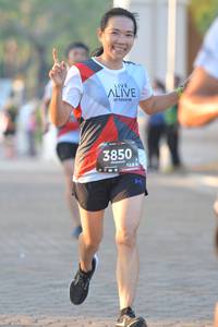 BIB: 3850, 128
                            <button type="button" onclick="openModal(6442971)" class="btn btn-primary btn-sm float-right btn-popup" data-toggle="modal" data-target=".modal-high-quality">
                        <i class="fas fa-shopping-cart"></i> Add to Cart
                    </button>
                                            <button type="button" onclick="isThisMe(6442971, true)" class="btn btn-success btn-sm float-right btn-popup btn-isme hidden" data-toggle="tooltip" data-placement="bottom" title="นี่คือรูปของคุณใช่ไหม คลิกที่นี่เพื่อเอาเข้าอัลบั้ม">
                        <i class="fas fa-plus"></i> Add to album
                    </button>
                    <button type="button" onclick="isThisMe(6442971, false)" class="btn btn-warning btn-sm float-right btn-popup btn-isnotme hidden">
                        <i class="fas fa-ban"></i> Remove from album
                    </button>