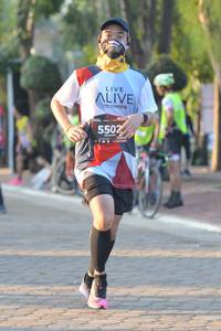 BIB: 5502
                            <button type="button" onclick="openModal(6451477)" class="btn btn-primary btn-sm float-right btn-popup" data-toggle="modal" data-target=".modal-high-quality">
                        <i class="fas fa-shopping-cart"></i> Add to Cart
                    </button>
                                            <button type="button" onclick="isThisMe(6451477, true)" class="btn btn-success btn-sm float-right btn-popup btn-isme hidden" data-toggle="tooltip" data-placement="bottom" title="นี่คือรูปของคุณใช่ไหม คลิกที่นี่เพื่อเอาเข้าอัลบั้ม">
                        <i class="fas fa-plus"></i> Add to album
                    </button>
                    <button type="button" onclick="isThisMe(6451477, false)" class="btn btn-warning btn-sm float-right btn-popup btn-isnotme hidden">
                        <i class="fas fa-ban"></i> Remove from album
                    </button>