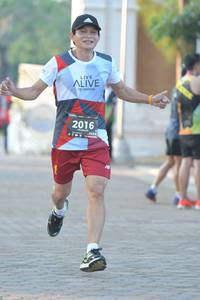 BIB: 2016, 128
                            <button type="button" onclick="openModal(6438893)" class="btn btn-primary btn-sm float-right btn-popup" data-toggle="modal" data-target=".modal-high-quality">
                        <i class="fas fa-shopping-cart"></i> Add to Cart
                    </button>
                                            <button type="button" onclick="isThisMe(6438893, true)" class="btn btn-success btn-sm float-right btn-popup btn-isme hidden" data-toggle="tooltip" data-placement="bottom" title="นี่คือรูปของคุณใช่ไหม คลิกที่นี่เพื่อเอาเข้าอัลบั้ม">
                        <i class="fas fa-plus"></i> Add to album
                    </button>
                    <button type="button" onclick="isThisMe(6438893, false)" class="btn btn-warning btn-sm float-right btn-popup btn-isnotme hidden">
                        <i class="fas fa-ban"></i> Remove from album
                    </button>