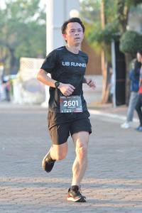 BIB: 2601
                            <button type="button" onclick="openModal(6444099)" class="btn btn-primary btn-sm float-right btn-popup" data-toggle="modal" data-target=".modal-high-quality">
                        <i class="fas fa-shopping-cart"></i> Add to Cart
                    </button>
                                            <button type="button" onclick="isThisMe(6444099, true)" class="btn btn-success btn-sm float-right btn-popup btn-isme hidden" data-toggle="tooltip" data-placement="bottom" title="นี่คือรูปของคุณใช่ไหม คลิกที่นี่เพื่อเอาเข้าอัลบั้ม">
                        <i class="fas fa-plus"></i> Add to album
                    </button>
                    <button type="button" onclick="isThisMe(6444099, false)" class="btn btn-warning btn-sm float-right btn-popup btn-isnotme hidden">
                        <i class="fas fa-ban"></i> Remove from album
                    </button>