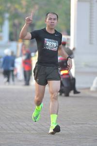 BIB: 2075
                            <button type="button" onclick="openModal(6424831)" class="btn btn-primary btn-sm float-right btn-popup" data-toggle="modal" data-target=".modal-high-quality">
                        <i class="fas fa-shopping-cart"></i> Add to Cart
                    </button>
                                            <button type="button" onclick="isThisMe(6424831, true)" class="btn btn-success btn-sm float-right btn-popup btn-isme hidden" data-toggle="tooltip" data-placement="bottom" title="นี่คือรูปของคุณใช่ไหม คลิกที่นี่เพื่อเอาเข้าอัลบั้ม">
                        <i class="fas fa-plus"></i> Add to album
                    </button>
                    <button type="button" onclick="isThisMe(6424831, false)" class="btn btn-warning btn-sm float-right btn-popup btn-isnotme hidden">
                        <i class="fas fa-ban"></i> Remove from album
                    </button>