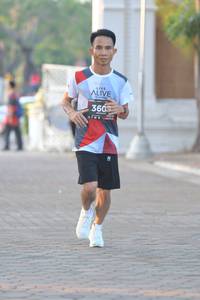 BIB: 360
                            <button type="button" onclick="openModal(6425388)" class="btn btn-primary btn-sm float-right btn-popup" data-toggle="modal" data-target=".modal-high-quality">
                        <i class="fas fa-shopping-cart"></i> Add to Cart
                    </button>
                                            <button type="button" onclick="isThisMe(6425388, true)" class="btn btn-success btn-sm float-right btn-popup btn-isme hidden" data-toggle="tooltip" data-placement="bottom" title="นี่คือรูปของคุณใช่ไหม คลิกที่นี่เพื่อเอาเข้าอัลบั้ม">
                        <i class="fas fa-plus"></i> Add to album
                    </button>
                    <button type="button" onclick="isThisMe(6425388, false)" class="btn btn-warning btn-sm float-right btn-popup btn-isnotme hidden">
                        <i class="fas fa-ban"></i> Remove from album
                    </button>