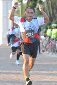 BIB: 2959, 128
                            <button type="button" onclick="openModal(6448031)" class="btn btn-primary btn-sm float-right btn-popup" data-toggle="modal" data-target=".modal-high-quality">
                        <i class="fas fa-shopping-cart"></i> Add to Cart
                    </button>
                                            <button type="button" onclick="isThisMe(6448031, true)" class="btn btn-success btn-sm float-right btn-popup btn-isme hidden" data-toggle="tooltip" data-placement="bottom" title="นี่คือรูปของคุณใช่ไหม คลิกที่นี่เพื่อเอาเข้าอัลบั้ม">
                        <i class="fas fa-plus"></i> Add to album
                    </button>
                    <button type="button" onclick="isThisMe(6448031, false)" class="btn btn-warning btn-sm float-right btn-popup btn-isnotme hidden">
                        <i class="fas fa-ban"></i> Remove from album
                    </button>