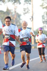 BIB: 3054, 2943
                            <button type="button" onclick="openModal(6455708)" class="btn btn-primary btn-sm float-right btn-popup" data-toggle="modal" data-target=".modal-high-quality">
                        <i class="fas fa-shopping-cart"></i> Add to Cart
                    </button>
                                            <button type="button" onclick="isThisMe(6455708, true)" class="btn btn-success btn-sm float-right btn-popup btn-isme hidden" data-toggle="tooltip" data-placement="bottom" title="นี่คือรูปของคุณใช่ไหม คลิกที่นี่เพื่อเอาเข้าอัลบั้ม">
                        <i class="fas fa-plus"></i> Add to album
                    </button>
                    <button type="button" onclick="isThisMe(6455708, false)" class="btn btn-warning btn-sm float-right btn-popup btn-isnotme hidden">
                        <i class="fas fa-ban"></i> Remove from album
                    </button>