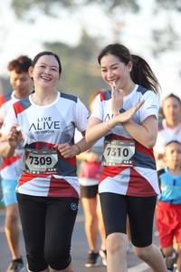 BIB: 7310, 7309
                            <button type="button" onclick="openModal(6513904)" class="btn btn-primary btn-sm float-right btn-popup" data-toggle="modal" data-target=".modal-high-quality">
                        <i class="fas fa-shopping-cart"></i> Add to Cart
                    </button>
                                            <button type="button" onclick="isThisMe(6513904, true)" class="btn btn-success btn-sm float-right btn-popup btn-isme hidden" data-toggle="tooltip" data-placement="bottom" title="นี่คือรูปของคุณใช่ไหม คลิกที่นี่เพื่อเอาเข้าอัลบั้ม">
                        <i class="fas fa-plus"></i> Add to album
                    </button>
                    <button type="button" onclick="isThisMe(6513904, false)" class="btn btn-warning btn-sm float-right btn-popup btn-isnotme hidden">
                        <i class="fas fa-ban"></i> Remove from album
                    </button>