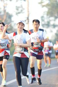 BIB: 6921, 7247, 3841
                            <button type="button" onclick="openModal(6513360)" class="btn btn-primary btn-sm float-right btn-popup" data-toggle="modal" data-target=".modal-high-quality">
                        <i class="fas fa-shopping-cart"></i> Add to Cart
                    </button>
                                            <button type="button" onclick="isThisMe(6513360, true)" class="btn btn-success btn-sm float-right btn-popup btn-isme hidden" data-toggle="tooltip" data-placement="bottom" title="นี่คือรูปของคุณใช่ไหม คลิกที่นี่เพื่อเอาเข้าอัลบั้ม">
                        <i class="fas fa-plus"></i> Add to album
                    </button>
                    <button type="button" onclick="isThisMe(6513360, false)" class="btn btn-warning btn-sm float-right btn-popup btn-isnotme hidden">
                        <i class="fas fa-ban"></i> Remove from album
                    </button>