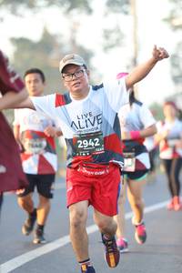 BIB: 2942, 128
                            <button type="button" onclick="openModal(6455561)" class="btn btn-primary btn-sm float-right btn-popup" data-toggle="modal" data-target=".modal-high-quality">
                        <i class="fas fa-shopping-cart"></i> Add to Cart
                    </button>
                                            <button type="button" onclick="isThisMe(6455561, true)" class="btn btn-success btn-sm float-right btn-popup btn-isme hidden" data-toggle="tooltip" data-placement="bottom" title="นี่คือรูปของคุณใช่ไหม คลิกที่นี่เพื่อเอาเข้าอัลบั้ม">
                        <i class="fas fa-plus"></i> Add to album
                    </button>
                    <button type="button" onclick="isThisMe(6455561, false)" class="btn btn-warning btn-sm float-right btn-popup btn-isnotme hidden">
                        <i class="fas fa-ban"></i> Remove from album
                    </button>