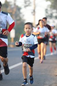 BIB: 7999
                            <button type="button" onclick="openModal(6513397)" class="btn btn-primary btn-sm float-right btn-popup" data-toggle="modal" data-target=".modal-high-quality">
                        <i class="fas fa-shopping-cart"></i> Add to Cart
                    </button>
                                            <button type="button" onclick="isThisMe(6513397, true)" class="btn btn-success btn-sm float-right btn-popup btn-isme hidden" data-toggle="tooltip" data-placement="bottom" title="นี่คือรูปของคุณใช่ไหม คลิกที่นี่เพื่อเอาเข้าอัลบั้ม">
                        <i class="fas fa-plus"></i> Add to album
                    </button>
                    <button type="button" onclick="isThisMe(6513397, false)" class="btn btn-warning btn-sm float-right btn-popup btn-isnotme hidden">
                        <i class="fas fa-ban"></i> Remove from album
                    </button>