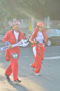 BIB: 3806
                            <button type="button" onclick="openModal(6481070)" class="btn btn-primary btn-sm float-right btn-popup" data-toggle="modal" data-target=".modal-high-quality">
                        <i class="fas fa-shopping-cart"></i> Add to Cart
                    </button>
                                            <button type="button" onclick="isThisMe(6481070, true)" class="btn btn-success btn-sm float-right btn-popup btn-isme hidden" data-toggle="tooltip" data-placement="bottom" title="นี่คือรูปของคุณใช่ไหม คลิกที่นี่เพื่อเอาเข้าอัลบั้ม">
                        <i class="fas fa-plus"></i> Add to album
                    </button>
                    <button type="button" onclick="isThisMe(6481070, false)" class="btn btn-warning btn-sm float-right btn-popup btn-isnotme hidden">
                        <i class="fas fa-ban"></i> Remove from album
                    </button>