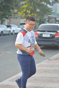 BIB: 
                            <button type="button" onclick="openModal(6481730)" class="btn btn-primary btn-sm float-right btn-popup" data-toggle="modal" data-target=".modal-high-quality">
                        <i class="fas fa-shopping-cart"></i> Add to Cart
                    </button>
                                            <button type="button" onclick="isThisMe(6481730, true)" class="btn btn-success btn-sm float-right btn-popup btn-isme hidden" data-toggle="tooltip" data-placement="bottom" title="นี่คือรูปของคุณใช่ไหม คลิกที่นี่เพื่อเอาเข้าอัลบั้ม">
                        <i class="fas fa-plus"></i> Add to album
                    </button>
                    <button type="button" onclick="isThisMe(6481730, false)" class="btn btn-warning btn-sm float-right btn-popup btn-isnotme hidden">
                        <i class="fas fa-ban"></i> Remove from album
                    </button>