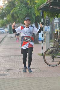 BIB: 3701
                            <button type="button" onclick="openModal(6480814)" class="btn btn-primary btn-sm float-right btn-popup" data-toggle="modal" data-target=".modal-high-quality">
                        <i class="fas fa-shopping-cart"></i> Add to Cart
                    </button>
                                            <button type="button" onclick="isThisMe(6480814, true)" class="btn btn-success btn-sm float-right btn-popup btn-isme hidden" data-toggle="tooltip" data-placement="bottom" title="นี่คือรูปของคุณใช่ไหม คลิกที่นี่เพื่อเอาเข้าอัลบั้ม">
                        <i class="fas fa-plus"></i> Add to album
                    </button>
                    <button type="button" onclick="isThisMe(6480814, false)" class="btn btn-warning btn-sm float-right btn-popup btn-isnotme hidden">
                        <i class="fas fa-ban"></i> Remove from album
                    </button>