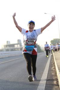 BIB: 4105
                            <button type="button" onclick="openModal(6425642)" class="btn btn-primary btn-sm float-right btn-popup" data-toggle="modal" data-target=".modal-high-quality">
                        <i class="fas fa-shopping-cart"></i> Add to Cart
                    </button>
                                            <button type="button" onclick="isThisMe(6425642, true)" class="btn btn-success btn-sm float-right btn-popup btn-isme hidden" data-toggle="tooltip" data-placement="bottom" title="นี่คือรูปของคุณใช่ไหม คลิกที่นี่เพื่อเอาเข้าอัลบั้ม">
                        <i class="fas fa-plus"></i> Add to album
                    </button>
                    <button type="button" onclick="isThisMe(6425642, false)" class="btn btn-warning btn-sm float-right btn-popup btn-isnotme hidden">
                        <i class="fas fa-ban"></i> Remove from album
                    </button>