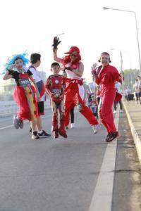 BIB: 3876, 001
                            <button type="button" onclick="openModal(6425583)" class="btn btn-primary btn-sm float-right btn-popup" data-toggle="modal" data-target=".modal-high-quality">
                        <i class="fas fa-shopping-cart"></i> Add to Cart
                    </button>
                                            <button type="button" onclick="isThisMe(6425583, true)" class="btn btn-success btn-sm float-right btn-popup btn-isme hidden" data-toggle="tooltip" data-placement="bottom" title="นี่คือรูปของคุณใช่ไหม คลิกที่นี่เพื่อเอาเข้าอัลบั้ม">
                        <i class="fas fa-plus"></i> Add to album
                    </button>
                    <button type="button" onclick="isThisMe(6425583, false)" class="btn btn-warning btn-sm float-right btn-popup btn-isnotme hidden">
                        <i class="fas fa-ban"></i> Remove from album
                    </button>