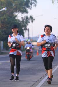 BIB: 2057, 2177
                            <button type="button" onclick="openModal(6388676)" class="btn btn-primary btn-sm float-right btn-popup" data-toggle="modal" data-target=".modal-high-quality">
                        <i class="fas fa-shopping-cart"></i> Add to Cart
                    </button>
                                            <button type="button" onclick="isThisMe(6388676, true)" class="btn btn-success btn-sm float-right btn-popup btn-isme hidden" data-toggle="tooltip" data-placement="bottom" title="นี่คือรูปของคุณใช่ไหม คลิกที่นี่เพื่อเอาเข้าอัลบั้ม">
                        <i class="fas fa-plus"></i> Add to album
                    </button>
                    <button type="button" onclick="isThisMe(6388676, false)" class="btn btn-warning btn-sm float-right btn-popup btn-isnotme hidden">
                        <i class="fas fa-ban"></i> Remove from album
                    </button>