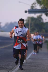 BIB: 3798
                            <button type="button" onclick="openModal(6386577)" class="btn btn-primary btn-sm float-right btn-popup" data-toggle="modal" data-target=".modal-high-quality">
                        <i class="fas fa-shopping-cart"></i> Add to Cart
                    </button>
                                            <button type="button" onclick="isThisMe(6386577, true)" class="btn btn-success btn-sm float-right btn-popup btn-isme hidden" data-toggle="tooltip" data-placement="bottom" title="นี่คือรูปของคุณใช่ไหม คลิกที่นี่เพื่อเอาเข้าอัลบั้ม">
                        <i class="fas fa-plus"></i> Add to album
                    </button>
                    <button type="button" onclick="isThisMe(6386577, false)" class="btn btn-warning btn-sm float-right btn-popup btn-isnotme hidden">
                        <i class="fas fa-ban"></i> Remove from album
                    </button>