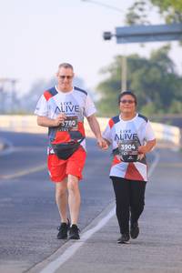 BIB: 3780, 3904
                            <button type="button" onclick="openModal(6391238)" class="btn btn-primary btn-sm float-right btn-popup" data-toggle="modal" data-target=".modal-high-quality">
                        <i class="fas fa-shopping-cart"></i> Add to Cart
                    </button>
                                            <button type="button" onclick="isThisMe(6391238, true)" class="btn btn-success btn-sm float-right btn-popup btn-isme hidden" data-toggle="tooltip" data-placement="bottom" title="นี่คือรูปของคุณใช่ไหม คลิกที่นี่เพื่อเอาเข้าอัลบั้ม">
                        <i class="fas fa-plus"></i> Add to album
                    </button>
                    <button type="button" onclick="isThisMe(6391238, false)" class="btn btn-warning btn-sm float-right btn-popup btn-isnotme hidden">
                        <i class="fas fa-ban"></i> Remove from album
                    </button>