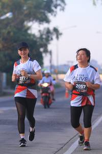 BIB: 217, 2057
                            <button type="button" onclick="openModal(6388678)" class="btn btn-primary btn-sm float-right btn-popup" data-toggle="modal" data-target=".modal-high-quality">
                        <i class="fas fa-shopping-cart"></i> Add to Cart
                    </button>
                                            <button type="button" onclick="isThisMe(6388678, true)" class="btn btn-success btn-sm float-right btn-popup btn-isme hidden" data-toggle="tooltip" data-placement="bottom" title="นี่คือรูปของคุณใช่ไหม คลิกที่นี่เพื่อเอาเข้าอัลบั้ม">
                        <i class="fas fa-plus"></i> Add to album
                    </button>
                    <button type="button" onclick="isThisMe(6388678, false)" class="btn btn-warning btn-sm float-right btn-popup btn-isnotme hidden">
                        <i class="fas fa-ban"></i> Remove from album
                    </button>