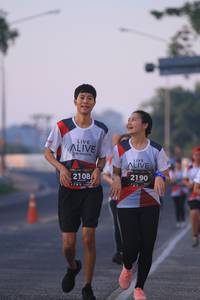 BIB: 2108, 2190
                            <button type="button" onclick="openModal(6386315)" class="btn btn-primary btn-sm float-right btn-popup" data-toggle="modal" data-target=".modal-high-quality">
                        <i class="fas fa-shopping-cart"></i> Add to Cart
                    </button>
                                            <button type="button" onclick="isThisMe(6386315, true)" class="btn btn-success btn-sm float-right btn-popup btn-isme hidden" data-toggle="tooltip" data-placement="bottom" title="นี่คือรูปของคุณใช่ไหม คลิกที่นี่เพื่อเอาเข้าอัลบั้ม">
                        <i class="fas fa-plus"></i> Add to album
                    </button>
                    <button type="button" onclick="isThisMe(6386315, false)" class="btn btn-warning btn-sm float-right btn-popup btn-isnotme hidden">
                        <i class="fas fa-ban"></i> Remove from album
                    </button>