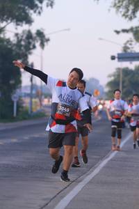 BIB: 3049
                            <button type="button" onclick="openModal(6385941)" class="btn btn-primary btn-sm float-right btn-popup" data-toggle="modal" data-target=".modal-high-quality">
                        <i class="fas fa-shopping-cart"></i> Add to Cart
                    </button>
                                            <button type="button" onclick="isThisMe(6385941, true)" class="btn btn-success btn-sm float-right btn-popup btn-isme hidden" data-toggle="tooltip" data-placement="bottom" title="นี่คือรูปของคุณใช่ไหม คลิกที่นี่เพื่อเอาเข้าอัลบั้ม">
                        <i class="fas fa-plus"></i> Add to album
                    </button>
                    <button type="button" onclick="isThisMe(6385941, false)" class="btn btn-warning btn-sm float-right btn-popup btn-isnotme hidden">
                        <i class="fas fa-ban"></i> Remove from album
                    </button>