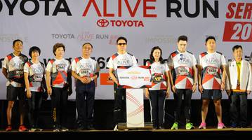 BIB: 7465, 6638, 6119, 3035, 6983, 7482
                            <button type="button" onclick="openModal(6444619)" class="btn btn-primary btn-sm float-right btn-popup" data-toggle="modal" data-target=".modal-high-quality">
                        <i class="fas fa-shopping-cart"></i> Add to Cart
                    </button>
                                            <button type="button" onclick="isThisMe(6444619, true)" class="btn btn-success btn-sm float-right btn-popup btn-isme hidden" data-toggle="tooltip" data-placement="bottom" title="นี่คือรูปของคุณใช่ไหม คลิกที่นี่เพื่อเอาเข้าอัลบั้ม">
                        <i class="fas fa-plus"></i> Add to album
                    </button>
                    <button type="button" onclick="isThisMe(6444619, false)" class="btn btn-warning btn-sm float-right btn-popup btn-isnotme hidden">
                        <i class="fas fa-ban"></i> Remove from album
                    </button>