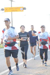 BIB: 390
                            <button type="button" onclick="openModal(6485159)" class="btn btn-primary btn-sm float-right btn-popup" data-toggle="modal" data-target=".modal-high-quality">
                        <i class="fas fa-shopping-cart"></i> Add to Cart
                    </button>
                                            <button type="button" onclick="isThisMe(6485159, true)" class="btn btn-success btn-sm float-right btn-popup btn-isme hidden" data-toggle="tooltip" data-placement="bottom" title="นี่คือรูปของคุณใช่ไหม คลิกที่นี่เพื่อเอาเข้าอัลบั้ม">
                        <i class="fas fa-plus"></i> Add to album
                    </button>
                    <button type="button" onclick="isThisMe(6485159, false)" class="btn btn-warning btn-sm float-right btn-popup btn-isnotme hidden">
                        <i class="fas fa-ban"></i> Remove from album
                    </button>