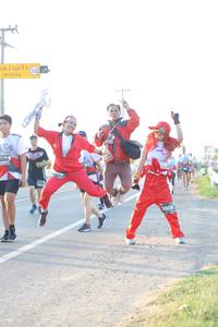 BIB: 5244, 3805
                            <button type="button" onclick="openModal(6485196)" class="btn btn-primary btn-sm float-right btn-popup" data-toggle="modal" data-target=".modal-high-quality">
                        <i class="fas fa-shopping-cart"></i> Add to Cart
                    </button>
                                            <button type="button" onclick="isThisMe(6485196, true)" class="btn btn-success btn-sm float-right btn-popup btn-isme hidden" data-toggle="tooltip" data-placement="bottom" title="นี่คือรูปของคุณใช่ไหม คลิกที่นี่เพื่อเอาเข้าอัลบั้ม">
                        <i class="fas fa-plus"></i> Add to album
                    </button>
                    <button type="button" onclick="isThisMe(6485196, false)" class="btn btn-warning btn-sm float-right btn-popup btn-isnotme hidden">
                        <i class="fas fa-ban"></i> Remove from album
                    </button>