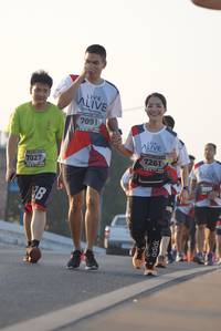 BIB: 7091, 7261, 7027, 2908
                            <button type="button" onclick="openModal(6433192)" class="btn btn-primary btn-sm float-right btn-popup" data-toggle="modal" data-target=".modal-high-quality">
                        <i class="fas fa-shopping-cart"></i> Add to Cart
                    </button>
                                            <button type="button" onclick="isThisMe(6433192, true)" class="btn btn-success btn-sm float-right btn-popup btn-isme hidden" data-toggle="tooltip" data-placement="bottom" title="นี่คือรูปของคุณใช่ไหม คลิกที่นี่เพื่อเอาเข้าอัลบั้ม">
                        <i class="fas fa-plus"></i> Add to album
                    </button>
                    <button type="button" onclick="isThisMe(6433192, false)" class="btn btn-warning btn-sm float-right btn-popup btn-isnotme hidden">
                        <i class="fas fa-ban"></i> Remove from album
                    </button>