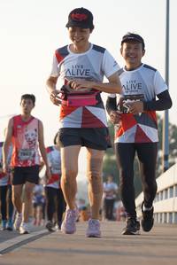 BIB: 7663
                            <button type="button" onclick="openModal(6433064)" class="btn btn-primary btn-sm float-right btn-popup" data-toggle="modal" data-target=".modal-high-quality">
                        <i class="fas fa-shopping-cart"></i> Add to Cart
                    </button>
                                            <button type="button" onclick="isThisMe(6433064, true)" class="btn btn-success btn-sm float-right btn-popup btn-isme hidden" data-toggle="tooltip" data-placement="bottom" title="นี่คือรูปของคุณใช่ไหม คลิกที่นี่เพื่อเอาเข้าอัลบั้ม">
                        <i class="fas fa-plus"></i> Add to album
                    </button>
                    <button type="button" onclick="isThisMe(6433064, false)" class="btn btn-warning btn-sm float-right btn-popup btn-isnotme hidden">
                        <i class="fas fa-ban"></i> Remove from album
                    </button>