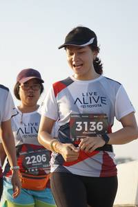 BIB: 3136, 2206, 125
                            <button type="button" onclick="openModal(6422771)" class="btn btn-primary btn-sm float-right btn-popup" data-toggle="modal" data-target=".modal-high-quality">
                        <i class="fas fa-shopping-cart"></i> Add to Cart
                    </button>
                                            <button type="button" onclick="isThisMe(6422771, true)" class="btn btn-success btn-sm float-right btn-popup btn-isme hidden" data-toggle="tooltip" data-placement="bottom" title="นี่คือรูปของคุณใช่ไหม คลิกที่นี่เพื่อเอาเข้าอัลบั้ม">
                        <i class="fas fa-plus"></i> Add to album
                    </button>
                    <button type="button" onclick="isThisMe(6422771, false)" class="btn btn-warning btn-sm float-right btn-popup btn-isnotme hidden">
                        <i class="fas fa-ban"></i> Remove from album
                    </button>