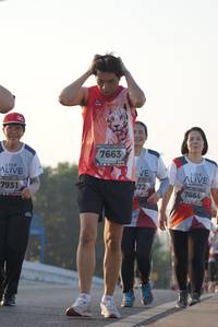 BIB: 7663, 7664, 7931
                            <button type="button" onclick="openModal(6433067)" class="btn btn-primary btn-sm float-right btn-popup" data-toggle="modal" data-target=".modal-high-quality">
                        <i class="fas fa-shopping-cart"></i> Add to Cart
                    </button>
                                            <button type="button" onclick="isThisMe(6433067, true)" class="btn btn-success btn-sm float-right btn-popup btn-isme hidden" data-toggle="tooltip" data-placement="bottom" title="นี่คือรูปของคุณใช่ไหม คลิกที่นี่เพื่อเอาเข้าอัลบั้ม">
                        <i class="fas fa-plus"></i> Add to album
                    </button>
                    <button type="button" onclick="isThisMe(6433067, false)" class="btn btn-warning btn-sm float-right btn-popup btn-isnotme hidden">
                        <i class="fas fa-ban"></i> Remove from album
                    </button>