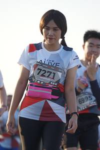 BIB: 7271, 6995
                            <button type="button" onclick="openModal(6428735)" class="btn btn-primary btn-sm float-right btn-popup" data-toggle="modal" data-target=".modal-high-quality">
                        <i class="fas fa-shopping-cart"></i> Add to Cart
                    </button>
                                            <button type="button" onclick="isThisMe(6428735, true)" class="btn btn-success btn-sm float-right btn-popup btn-isme hidden" data-toggle="tooltip" data-placement="bottom" title="นี่คือรูปของคุณใช่ไหม คลิกที่นี่เพื่อเอาเข้าอัลบั้ม">
                        <i class="fas fa-plus"></i> Add to album
                    </button>
                    <button type="button" onclick="isThisMe(6428735, false)" class="btn btn-warning btn-sm float-right btn-popup btn-isnotme hidden">
                        <i class="fas fa-ban"></i> Remove from album
                    </button>