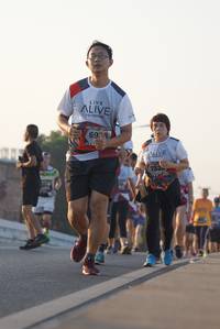 BIB: 6919, 732
                            <button type="button" onclick="openModal(6415812)" class="btn btn-primary btn-sm float-right btn-popup" data-toggle="modal" data-target=".modal-high-quality">
                        <i class="fas fa-shopping-cart"></i> Add to Cart
                    </button>
                                            <button type="button" onclick="isThisMe(6415812, true)" class="btn btn-success btn-sm float-right btn-popup btn-isme hidden" data-toggle="tooltip" data-placement="bottom" title="นี่คือรูปของคุณใช่ไหม คลิกที่นี่เพื่อเอาเข้าอัลบั้ม">
                        <i class="fas fa-plus"></i> Add to album
                    </button>
                    <button type="button" onclick="isThisMe(6415812, false)" class="btn btn-warning btn-sm float-right btn-popup btn-isnotme hidden">
                        <i class="fas fa-ban"></i> Remove from album
                    </button>