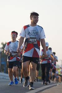 BIB: 3017, 3607
                            <button type="button" onclick="openModal(6415405)" class="btn btn-primary btn-sm float-right btn-popup" data-toggle="modal" data-target=".modal-high-quality">
                        <i class="fas fa-shopping-cart"></i> Add to Cart
                    </button>
                                            <button type="button" onclick="isThisMe(6415405, true)" class="btn btn-success btn-sm float-right btn-popup btn-isme hidden" data-toggle="tooltip" data-placement="bottom" title="นี่คือรูปของคุณใช่ไหม คลิกที่นี่เพื่อเอาเข้าอัลบั้ม">
                        <i class="fas fa-plus"></i> Add to album
                    </button>
                    <button type="button" onclick="isThisMe(6415405, false)" class="btn btn-warning btn-sm float-right btn-popup btn-isnotme hidden">
                        <i class="fas fa-ban"></i> Remove from album
                    </button>