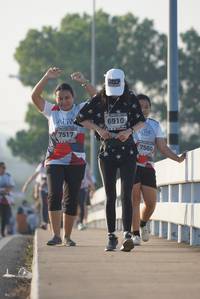 BIB: 6910, 7517, 7560
                            <button type="button" onclick="openModal(6419773)" class="btn btn-primary btn-sm float-right btn-popup" data-toggle="modal" data-target=".modal-high-quality">
                        <i class="fas fa-shopping-cart"></i> Add to Cart
                    </button>
                                            <button type="button" onclick="isThisMe(6419773, true)" class="btn btn-success btn-sm float-right btn-popup btn-isme hidden" data-toggle="tooltip" data-placement="bottom" title="นี่คือรูปของคุณใช่ไหม คลิกที่นี่เพื่อเอาเข้าอัลบั้ม">
                        <i class="fas fa-plus"></i> Add to album
                    </button>
                    <button type="button" onclick="isThisMe(6419773, false)" class="btn btn-warning btn-sm float-right btn-popup btn-isnotme hidden">
                        <i class="fas fa-ban"></i> Remove from album
                    </button>