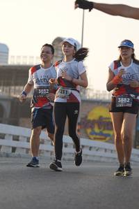 BIB: 211, 3032, 3882
                            <button type="button" onclick="openModal(6415987)" class="btn btn-primary btn-sm float-right btn-popup" data-toggle="modal" data-target=".modal-high-quality">
                        <i class="fas fa-shopping-cart"></i> Add to Cart
                    </button>
                                            <button type="button" onclick="isThisMe(6415987, true)" class="btn btn-success btn-sm float-right btn-popup btn-isme hidden" data-toggle="tooltip" data-placement="bottom" title="นี่คือรูปของคุณใช่ไหม คลิกที่นี่เพื่อเอาเข้าอัลบั้ม">
                        <i class="fas fa-plus"></i> Add to album
                    </button>
                    <button type="button" onclick="isThisMe(6415987, false)" class="btn btn-warning btn-sm float-right btn-popup btn-isnotme hidden">
                        <i class="fas fa-ban"></i> Remove from album
                    </button>