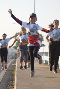 BIB: 7419, 7509, 745, 7222
                            <button type="button" onclick="openModal(6420119)" class="btn btn-primary btn-sm float-right btn-popup" data-toggle="modal" data-target=".modal-high-quality">
                        <i class="fas fa-shopping-cart"></i> Add to Cart
                    </button>
                                            <button type="button" onclick="isThisMe(6420119, true)" class="btn btn-success btn-sm float-right btn-popup btn-isme hidden" data-toggle="tooltip" data-placement="bottom" title="นี่คือรูปของคุณใช่ไหม คลิกที่นี่เพื่อเอาเข้าอัลบั้ม">
                        <i class="fas fa-plus"></i> Add to album
                    </button>
                    <button type="button" onclick="isThisMe(6420119, false)" class="btn btn-warning btn-sm float-right btn-popup btn-isnotme hidden">
                        <i class="fas fa-ban"></i> Remove from album
                    </button>