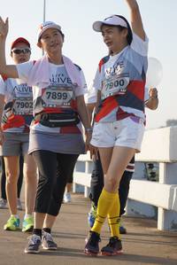 BIB: 7900, 7899, 7902
                            <button type="button" onclick="openModal(6420216)" class="btn btn-primary btn-sm float-right btn-popup" data-toggle="modal" data-target=".modal-high-quality">
                        <i class="fas fa-shopping-cart"></i> Add to Cart
                    </button>
                                            <button type="button" onclick="isThisMe(6420216, true)" class="btn btn-success btn-sm float-right btn-popup btn-isme hidden" data-toggle="tooltip" data-placement="bottom" title="นี่คือรูปของคุณใช่ไหม คลิกที่นี่เพื่อเอาเข้าอัลบั้ม">
                        <i class="fas fa-plus"></i> Add to album
                    </button>
                    <button type="button" onclick="isThisMe(6420216, false)" class="btn btn-warning btn-sm float-right btn-popup btn-isnotme hidden">
                        <i class="fas fa-ban"></i> Remove from album
                    </button>