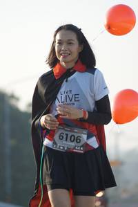 BIB: 6106
                            <button type="button" onclick="openModal(6420559)" class="btn btn-primary btn-sm float-right btn-popup" data-toggle="modal" data-target=".modal-high-quality">
                        <i class="fas fa-shopping-cart"></i> Add to Cart
                    </button>
                                            <button type="button" onclick="isThisMe(6420559, true)" class="btn btn-success btn-sm float-right btn-popup btn-isme hidden" data-toggle="tooltip" data-placement="bottom" title="นี่คือรูปของคุณใช่ไหม คลิกที่นี่เพื่อเอาเข้าอัลบั้ม">
                        <i class="fas fa-plus"></i> Add to album
                    </button>
                    <button type="button" onclick="isThisMe(6420559, false)" class="btn btn-warning btn-sm float-right btn-popup btn-isnotme hidden">
                        <i class="fas fa-ban"></i> Remove from album
                    </button>