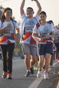 BIB: 6216, 6393, 600
                            <button type="button" onclick="openModal(6424884)" class="btn btn-primary btn-sm float-right btn-popup" data-toggle="modal" data-target=".modal-high-quality">
                        <i class="fas fa-shopping-cart"></i> Add to Cart
                    </button>
                                            <button type="button" onclick="isThisMe(6424884, true)" class="btn btn-success btn-sm float-right btn-popup btn-isme hidden" data-toggle="tooltip" data-placement="bottom" title="นี่คือรูปของคุณใช่ไหม คลิกที่นี่เพื่อเอาเข้าอัลบั้ม">
                        <i class="fas fa-plus"></i> Add to album
                    </button>
                    <button type="button" onclick="isThisMe(6424884, false)" class="btn btn-warning btn-sm float-right btn-popup btn-isnotme hidden">
                        <i class="fas fa-ban"></i> Remove from album
                    </button>